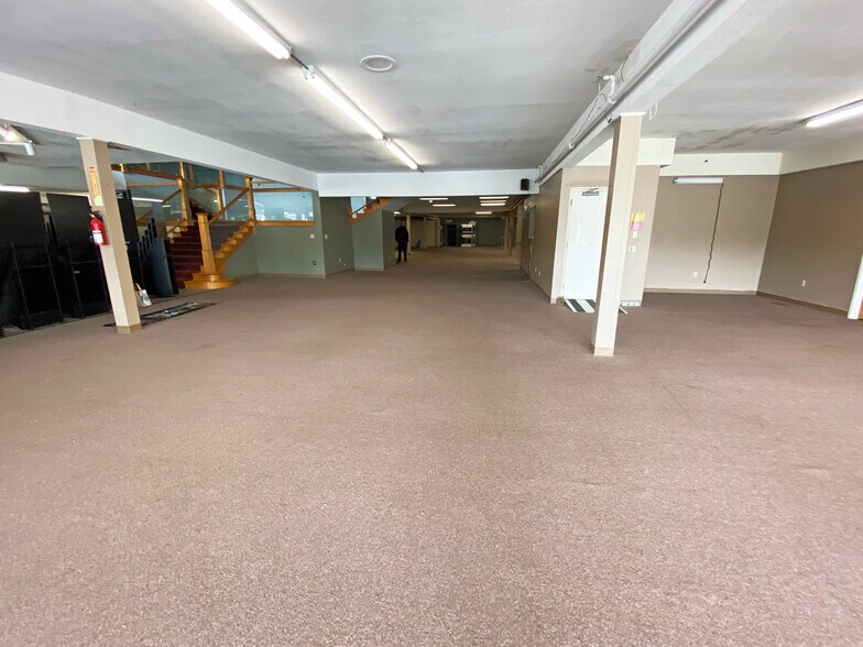 More Photos Of 145 Portsmouth Ave, Stratham Freestanding For Lease