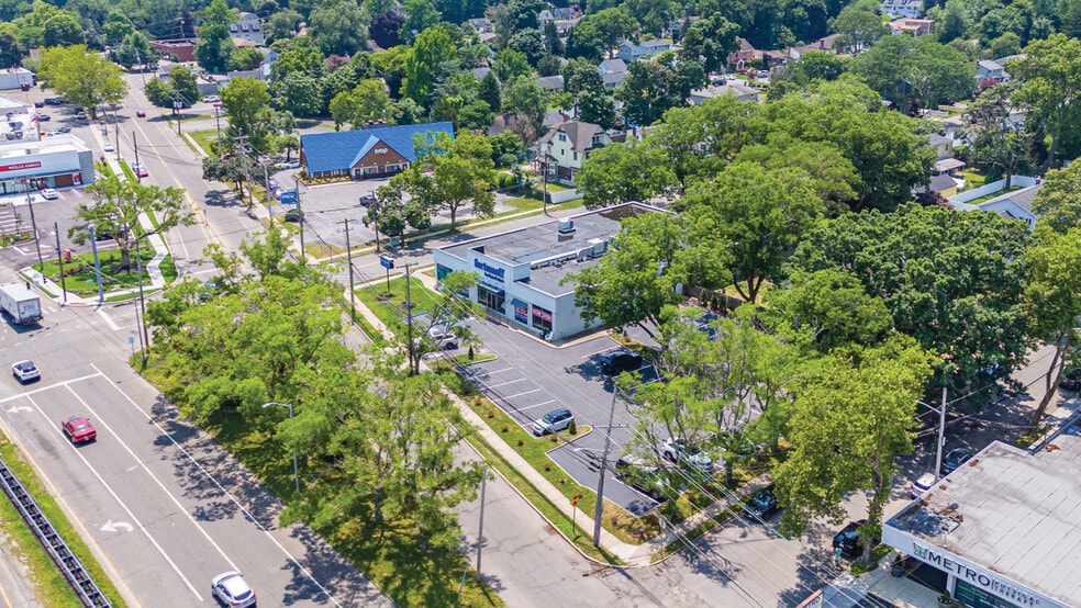 More Photos Of 269 Old Walt Whitman Rd, Huntington Station Freestanding For Sale