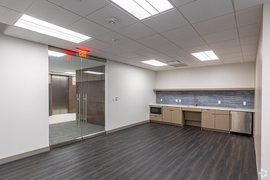 More Photos Of 500 E Border St, Arlington Office For Lease