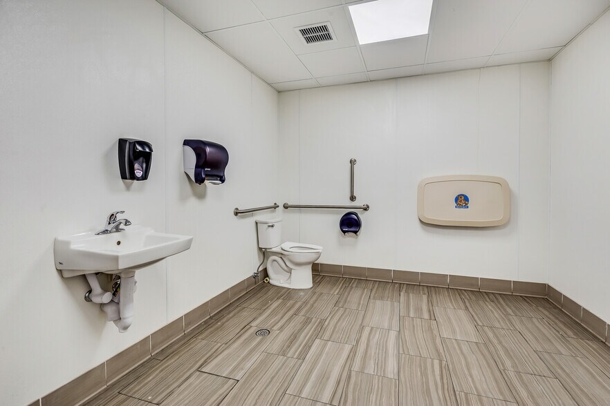 More Photos Of 101 E 26th St, Rifle General Retail For Sale