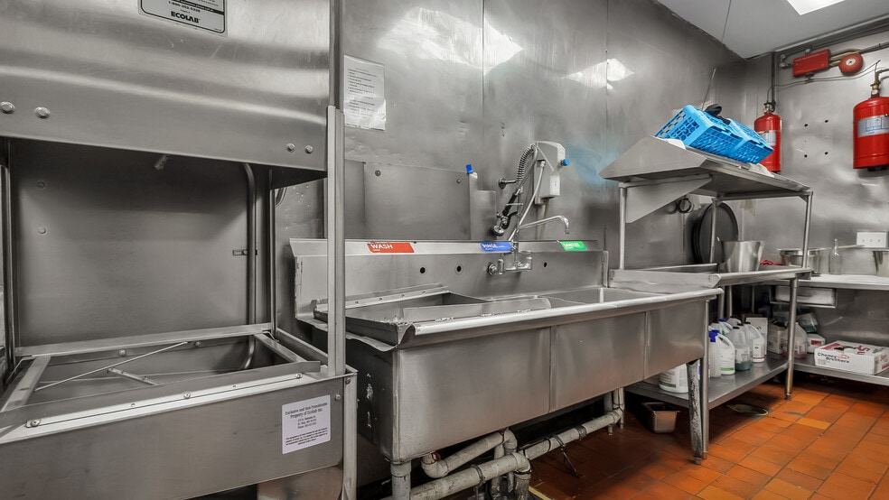 More Photos Of 2220 N University Dr, Fort Lauderdale Restaurant For Sale