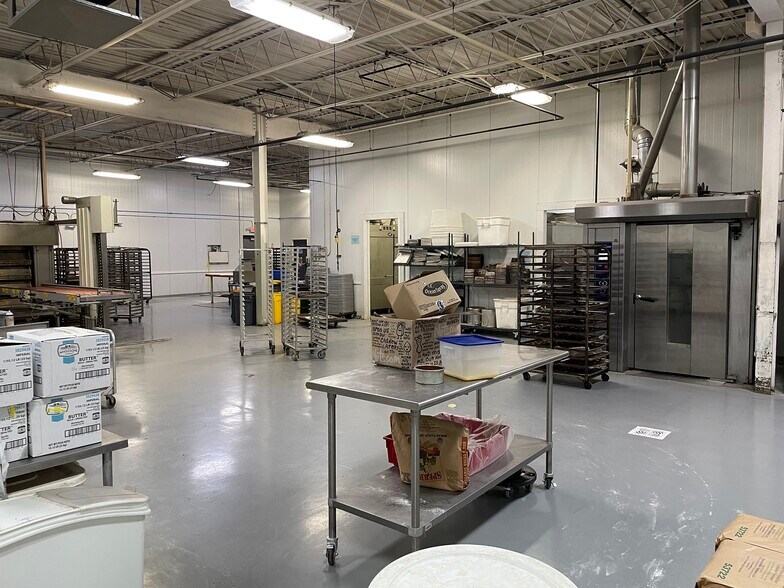 More Photos Of 4731 Bellevue St, Detroit Industrial For Sale