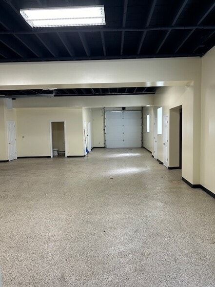 More Photos Of 21 Brookside Dr, Wilmington Industrial For Sale