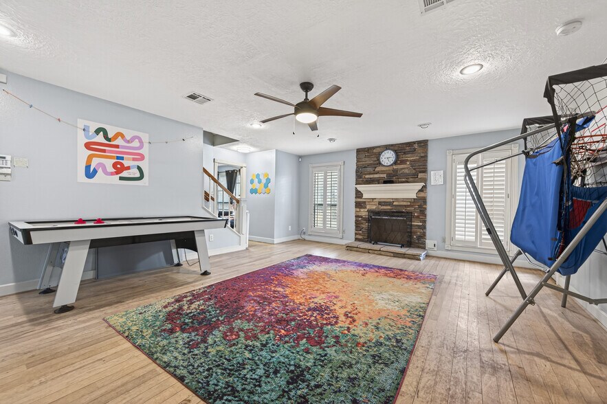 More Photos Of 8911 West Ln, Magnolia Office For Sale