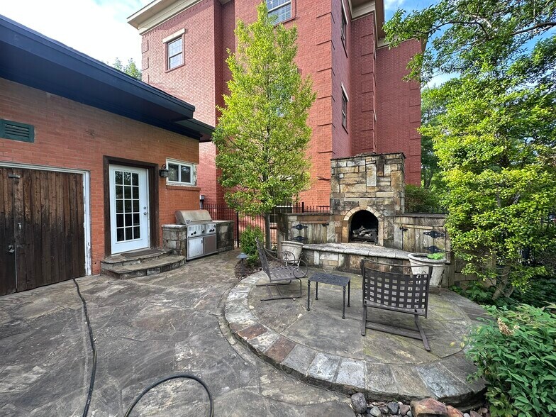 More Photos Of 204 S Kentucky St, McKinney Office Residential For Sale