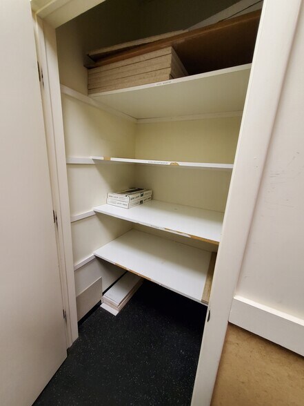 More Photos Of 885-893 Hempstead Tpke, Franklin Square Storefront For Lease