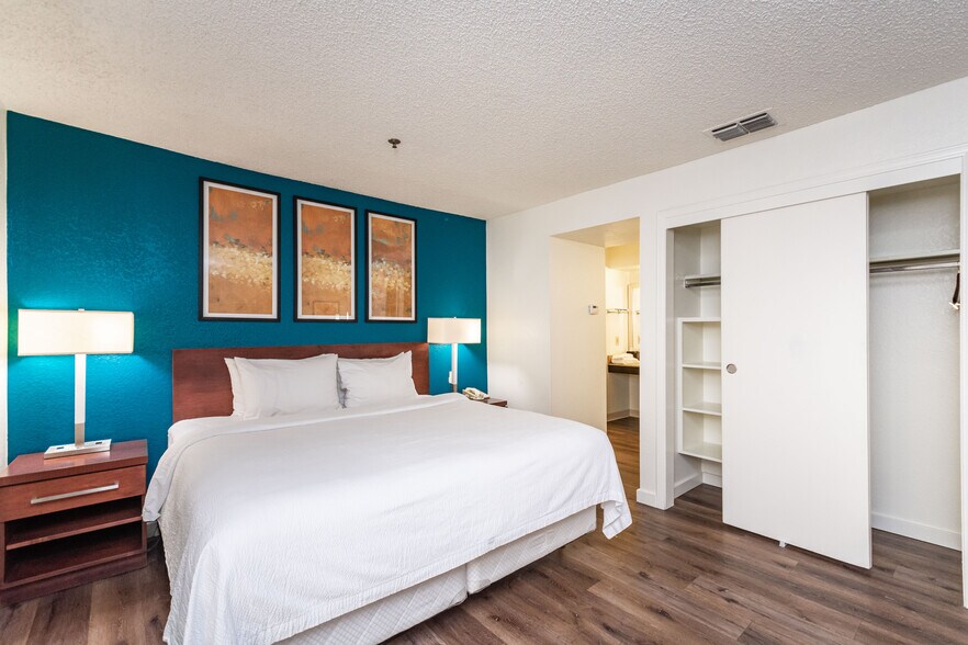 More Photos Of 1530 Howe Ave, Sacramento Hotel For Sale