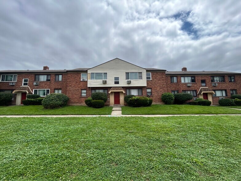 Primary Photo Of 12850 Dolphin St, Detroit Apartments For Sale