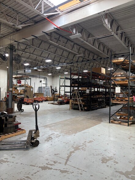 More Photos Of 165 Industry Ave, Frankfort Warehouse For Lease