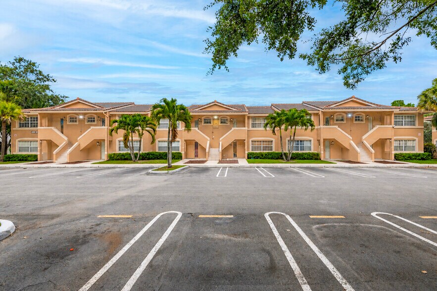More Photos Of 4263 NW 115th Ave, Coral Springs Multifamily For Sale