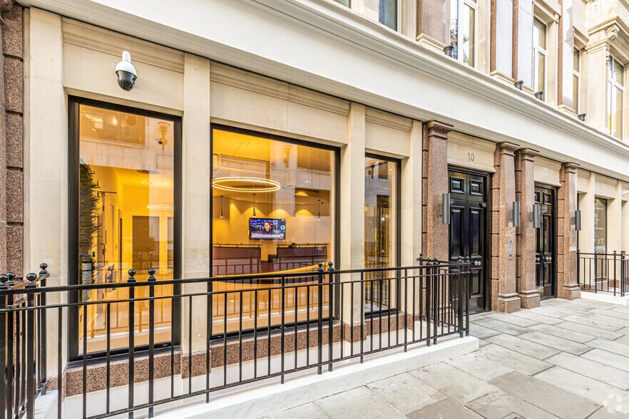 More Photos Of 10 Great Castle St, London Office For Lease