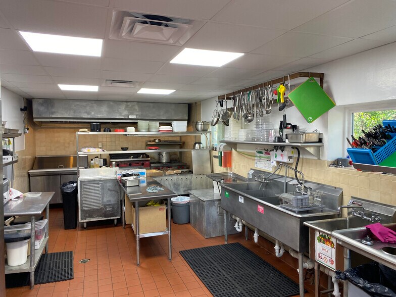 More Photos Of 1602 Lavista Rd, Atlanta Freestanding For Sale