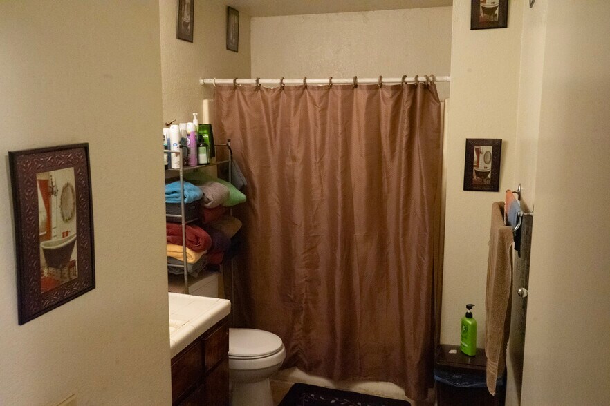 More Photos Of 1491-1499 Bellevue Rd, Atwater Apartments For Sale