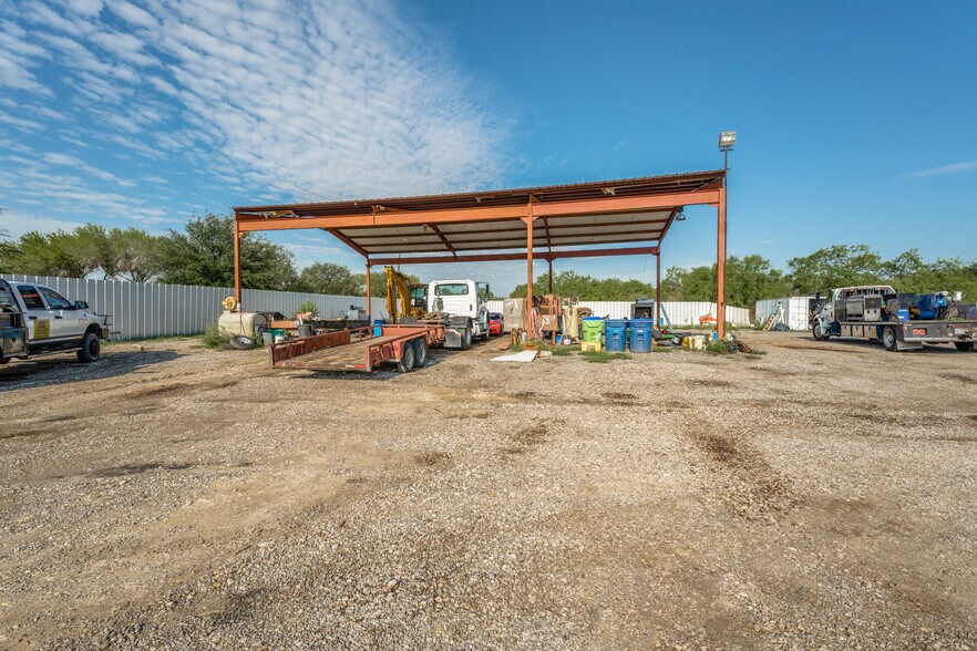 More Photos Of 4515 Smith Rd, Von Ormy Truck Terminal For Lease