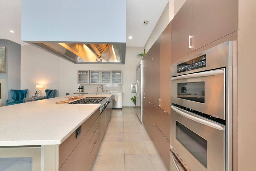 More Photos Of 1345 2nd St, Sarasota Office Residential For Sale