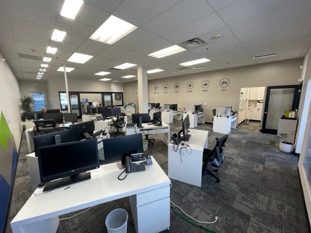 More Photos Of 10550 E Garden Dr, Aurora Freestanding For Lease