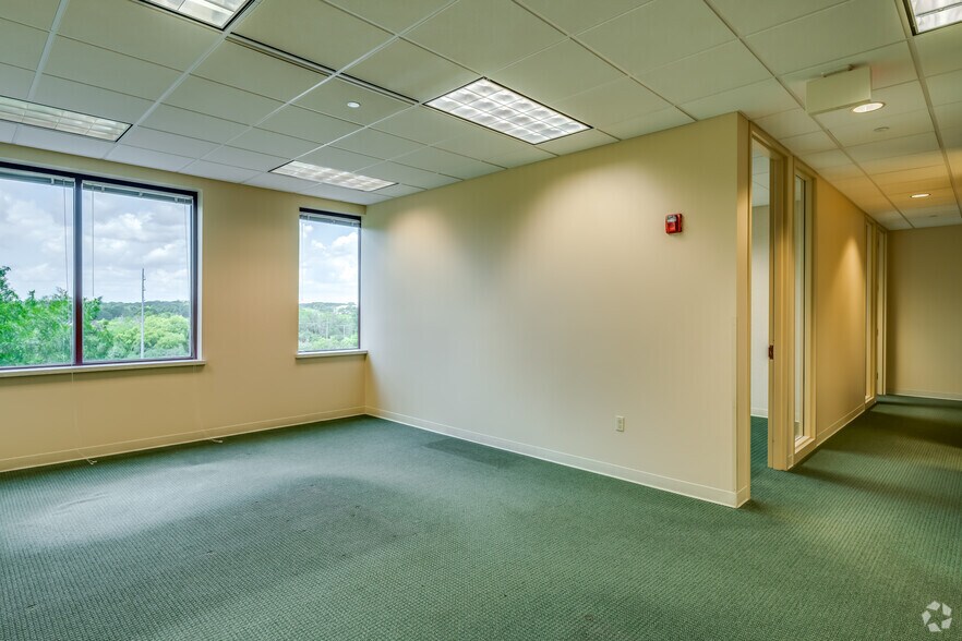 More Photos Of 1200 N Mayfair Rd, Wauwatosa Office For Lease