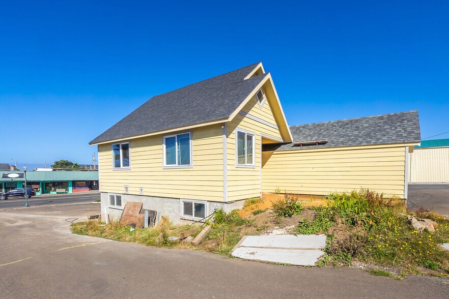 More Photos Of 1333 NE Keel Ave, Lincoln City Specialty For Sale