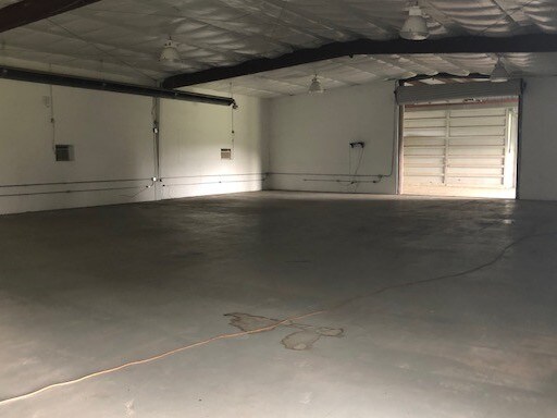 More Photos Of 108 Kellar Rd, Smithville Warehouse For Lease