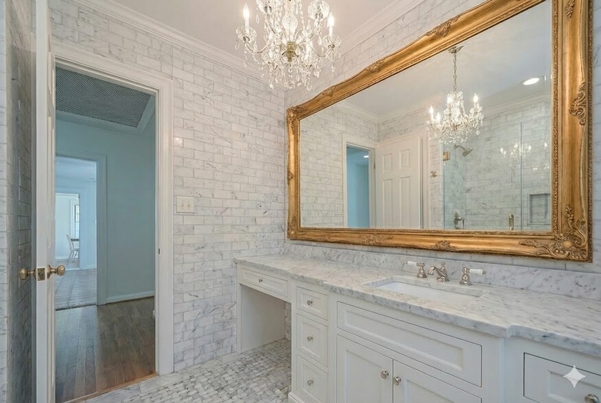 More Photos Of 826 Heights Blvd, Houston Office Residential For Sale