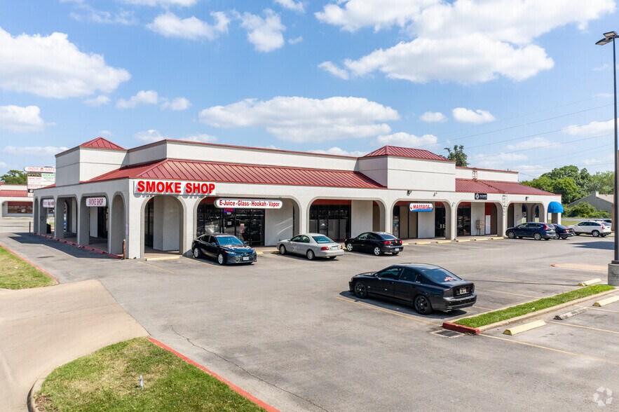 More Photos Of 12636 Research Blvd, Austin Unknown For Lease