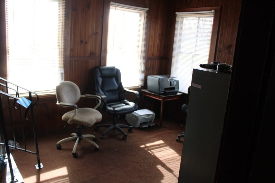 More Photos Of 5 Millers Falls Rd, Turners Falls Warehouse For Sale