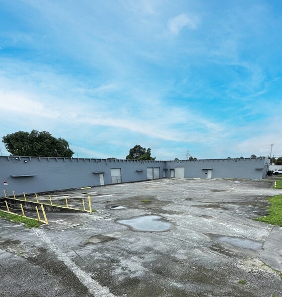More Photos Of 6599 NW 74th Ave, Miami Warehouse For Lease
