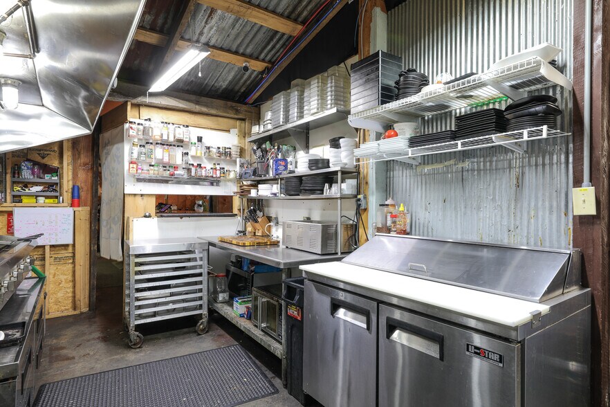 More Photos Of 16454 Appalachian Hwy, Thomas Restaurant For Sale