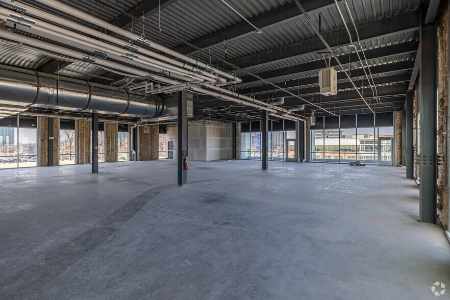 More Photos Of 3721 S Champions Dr, Rogers Medical For Lease