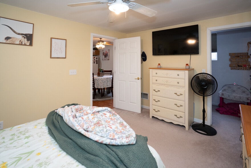 More Photos Of 596 Busha Hwy, Marysville Bar For Sale