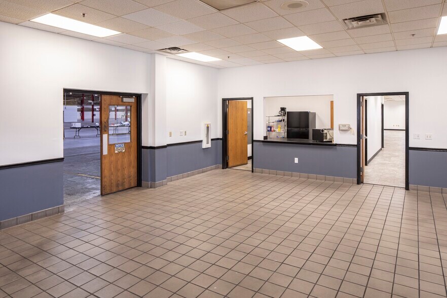 More Photos Of 431 E Division St, Wautoma Manufacturing For Sale