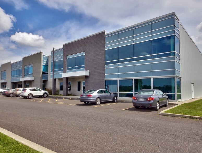 More Photos Of 1400-1460 Boul De L'innovation, Bromont Industrial For Sale