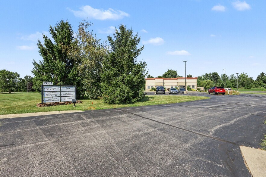 More Photos Of 2801 Leonard Dr, Valparaiso Medical For Sale