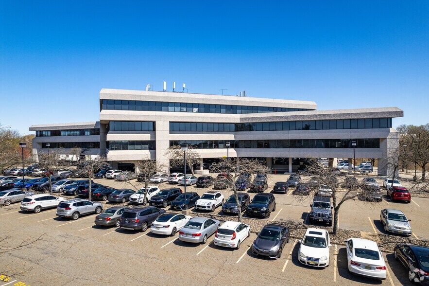 More Photos Of 20 Commerce Dr, Cranford Unknown For Lease