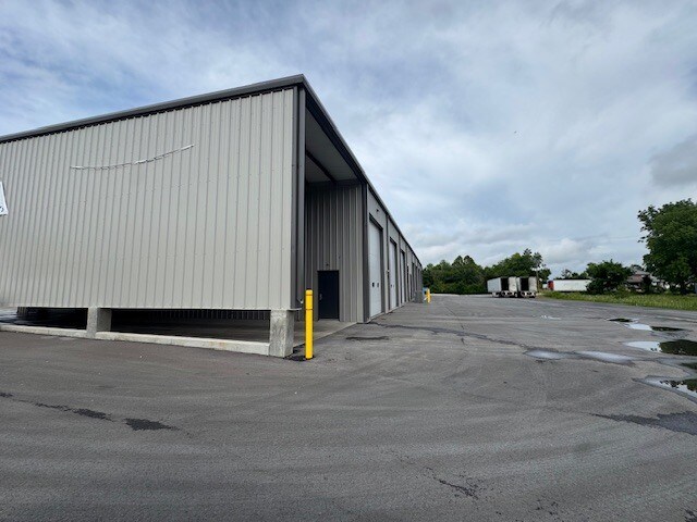 More Photos Of 3850 S Honeysuckle Ln, Rogers Warehouse For Sale