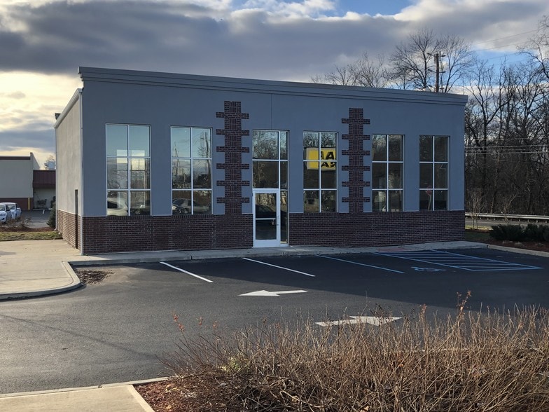 More Photos Of 294 Lincoln Blvd, Middlesex General Retail For Lease