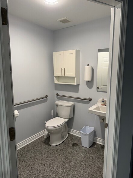 More Photos Of 10117-10121 S Mandel St, Plainfield Warehouse For Lease