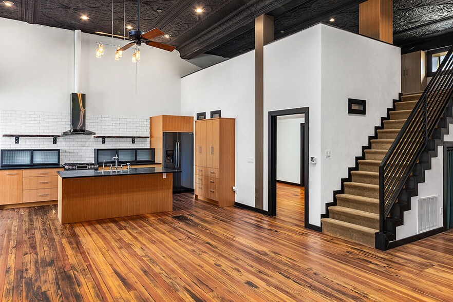 More Photos Of 612 High St, Comfort Storefront Retail Residential For Sale