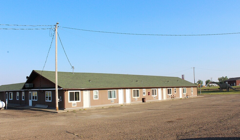 More Photos Of 102 B Dr, Circle Hotel For Sale