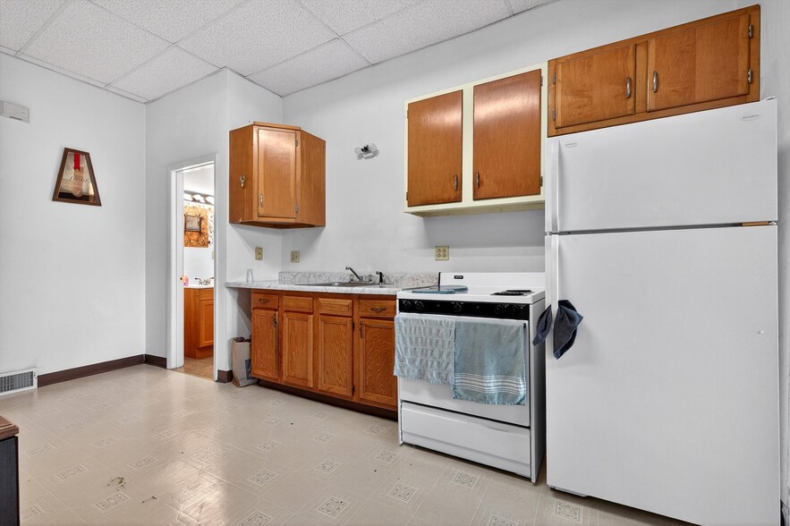 More Photos Of 210 E 5th Ave, Tarentum Office For Sale