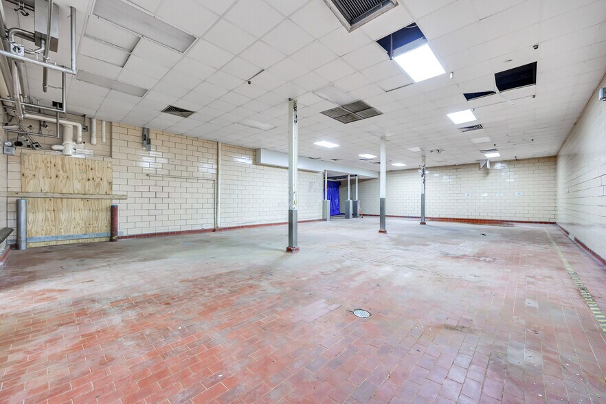 More Photos Of 305 S Wall St, Denmark Industrial For Sale