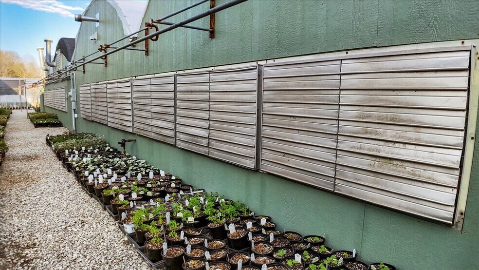 More Photos Of 1356 Coopers Cove Rd, Hardy Specialty For Sale