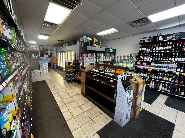 More Photos Of 1313-1323 Bound Brook Rd, Middlesex Freestanding For Lease