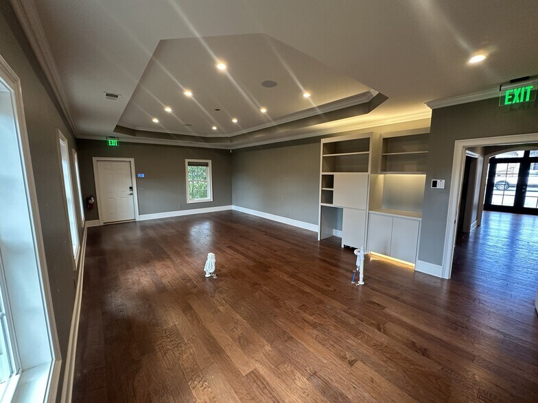 More Photos Of 136 Milestone Way, Greenville Loft Creative Space For Lease