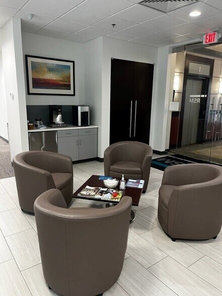 More Photos Of 130 S Main St, South Bend Office For Lease