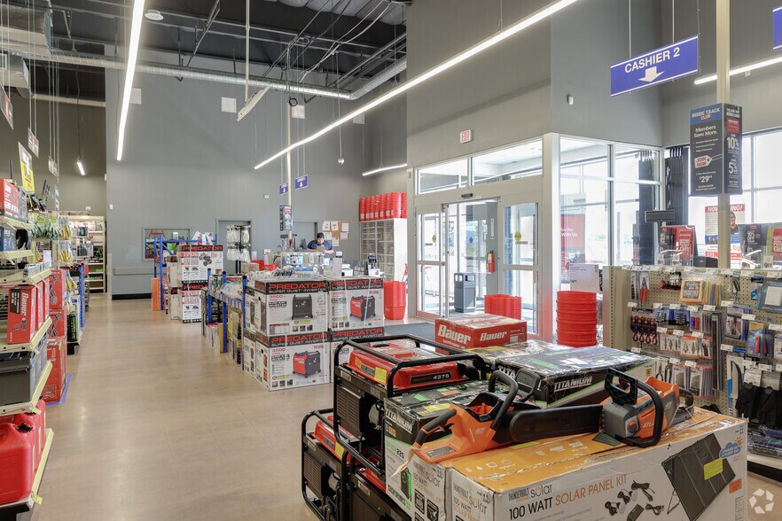 More Photos Of 204 W 5th St, Douglas Unknown For Lease