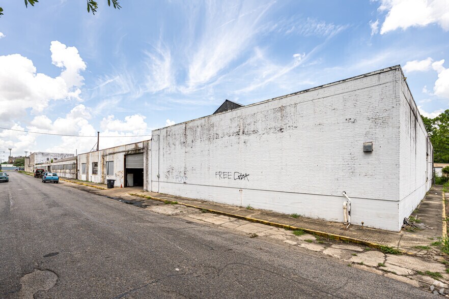 More Photos Of 2635 Monroe, Baton Rouge Manufacturing For Lease