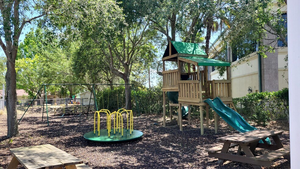 More Photos Of 100 S Grand Hwy, Clermont Schools For Sale