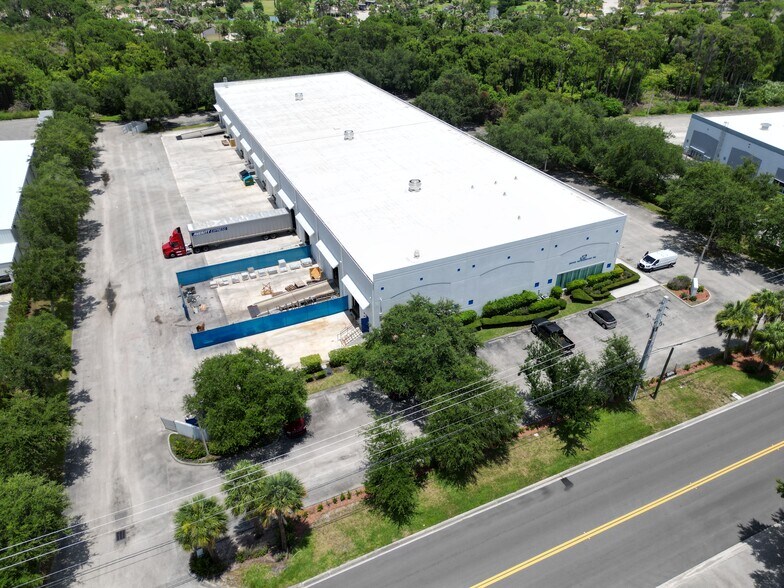 More Photos Of 671-673 NW Enterprise Dr, Port, Port Saint Lucie Manufacturing For Lease