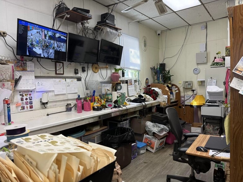 More Photos Of 840 S 3rd Ave, Wausau Storefront Retail Residential For Sale